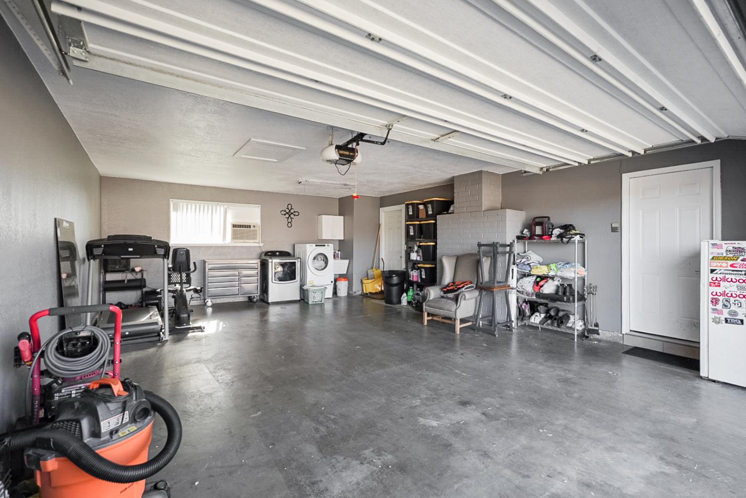 608 Grant Dr, Chowchilla, CA 93610